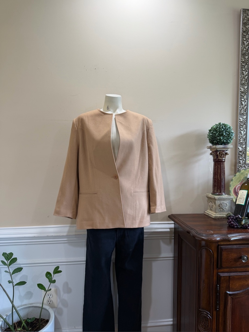 Vintage L.L Emmery Beige Women's Collarless Single-Button Jacket Blazer